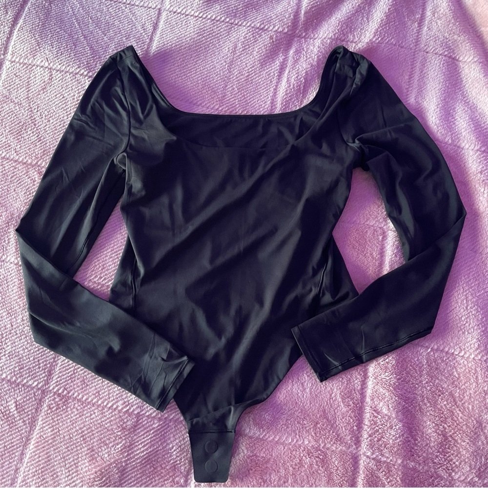 Size 6 lulu body suit